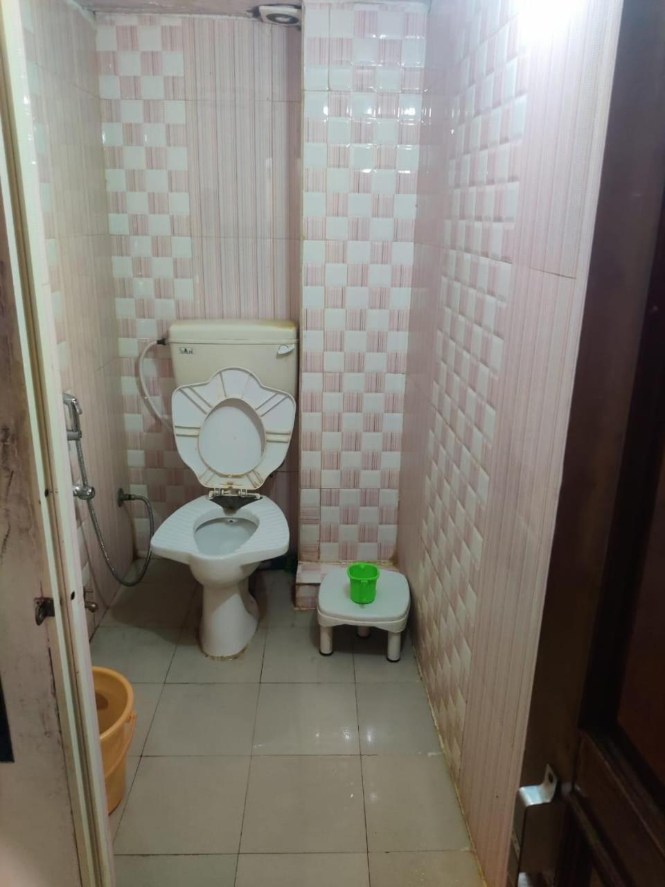 Hotel Amritam Inn Удджайн Экстерьер фото