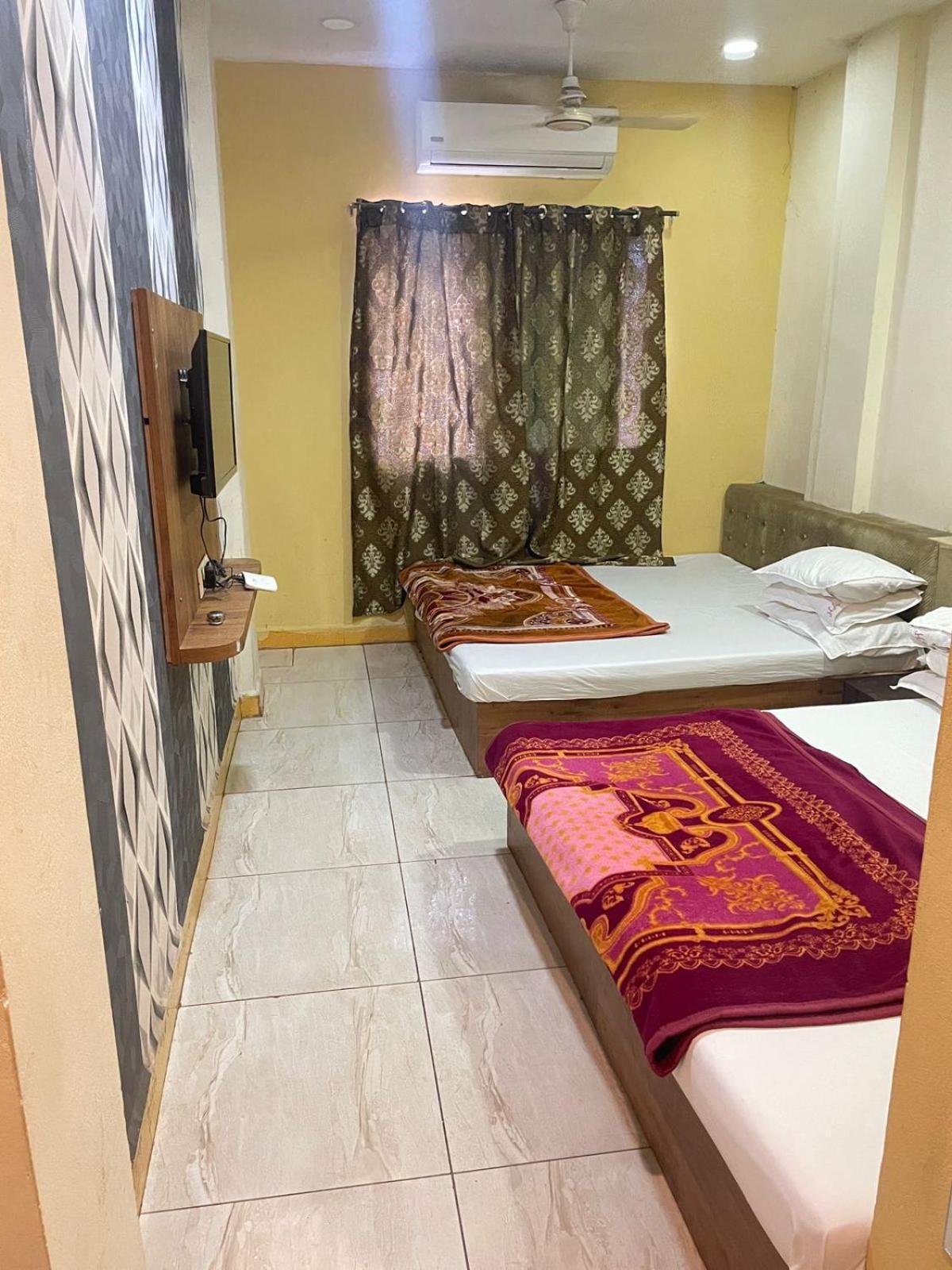 Hotel Amritam Inn Удджайн Экстерьер фото